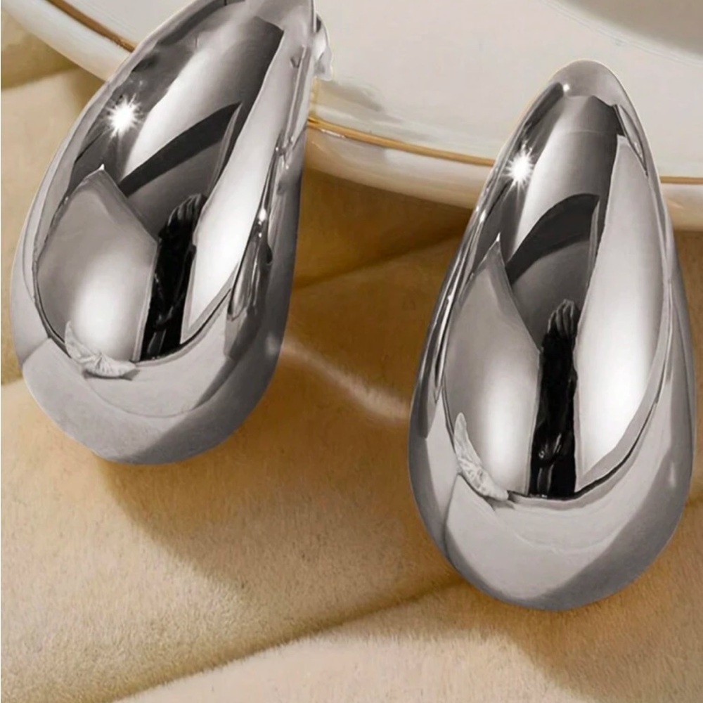 Polished oversized Teardrop Silver Statement Earrings